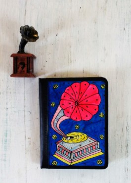 PASSPORT COVER – GRAMOPHONE